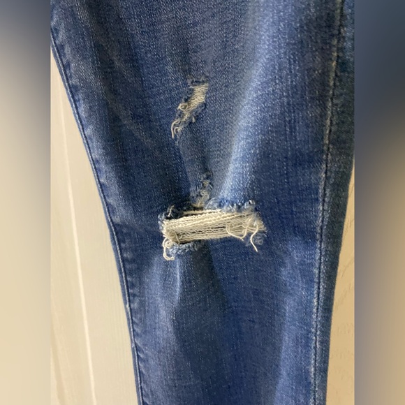 💙GREAT CONDITION | Abercrombie & Fitch | Size 4R - Picture 10 of 17